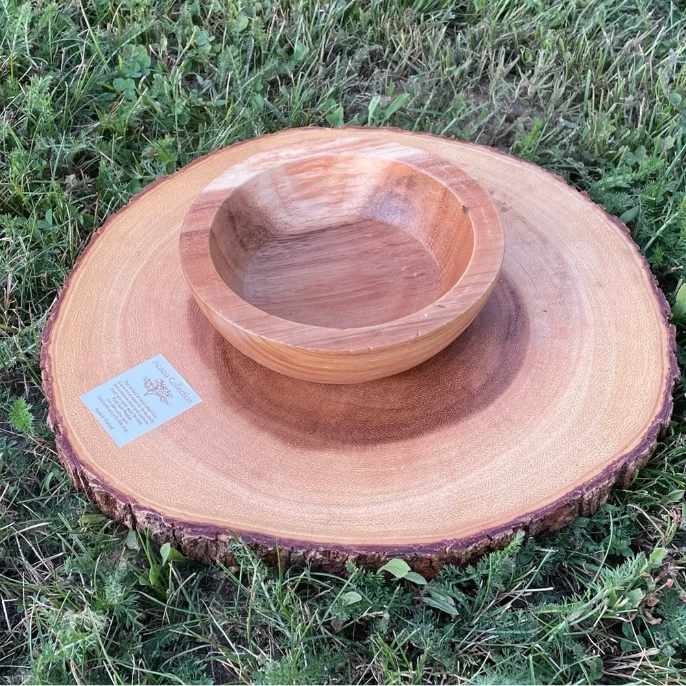 ACACIA COLLECTION Handcrafted Wooden Wood Slice Raw Edge Serving Tray Bowl